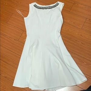 White sleeveless dress